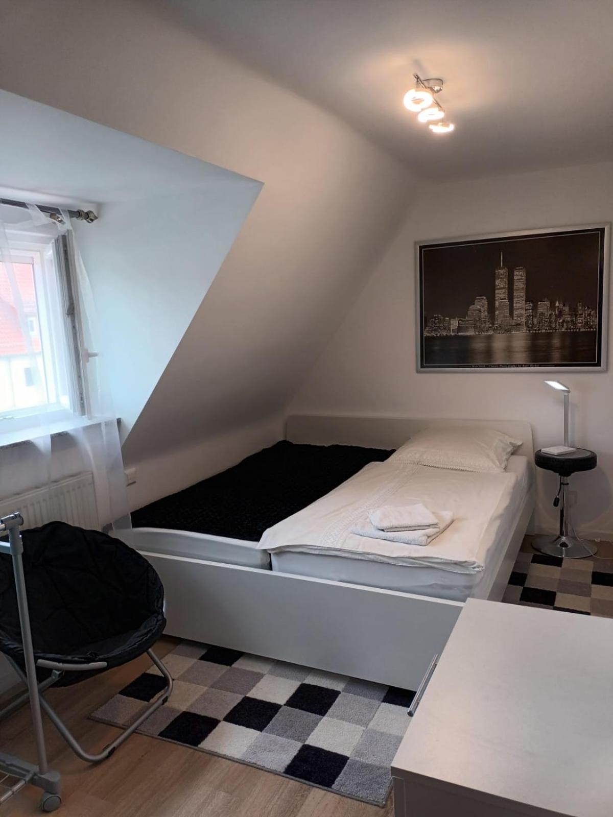 And Fair In - Messe - Appartement
