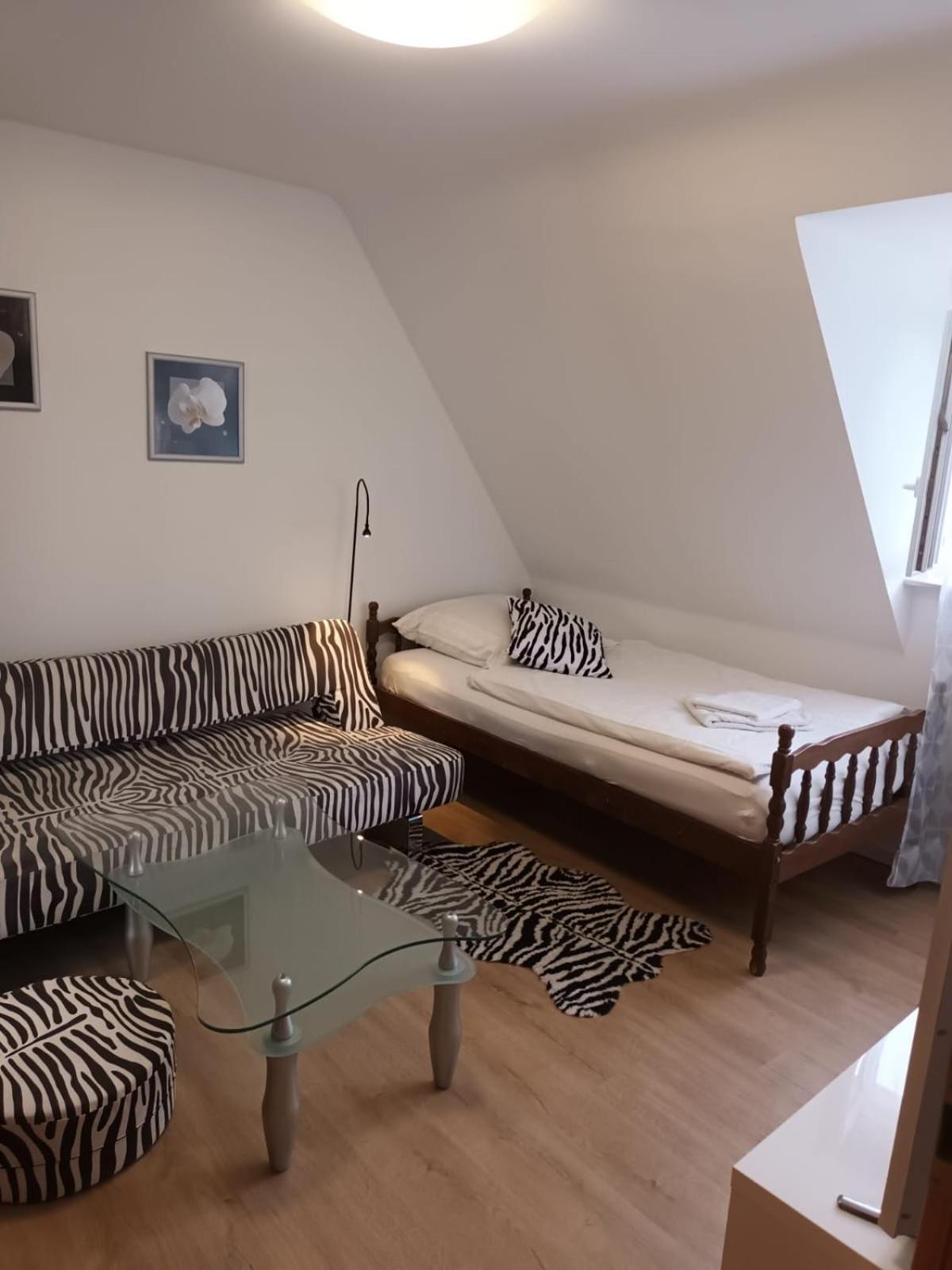 Appartement And Fair In - Messe - *