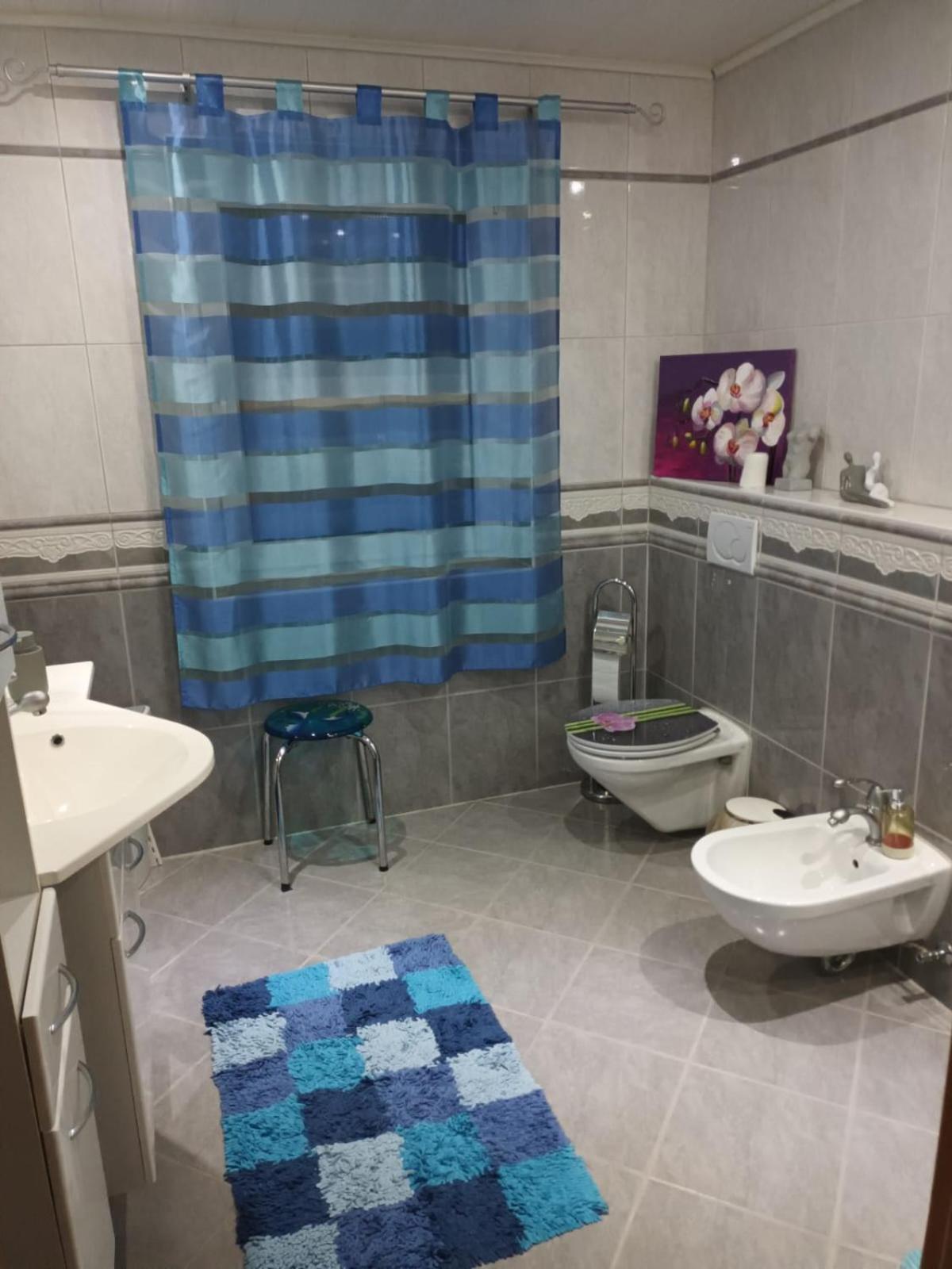 And Fair In - Messe - Appartement