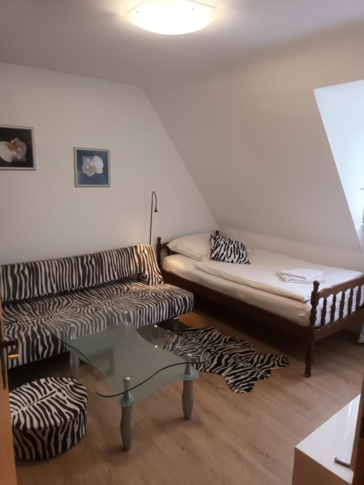 And Fair In - Messe - Appartement Hannover